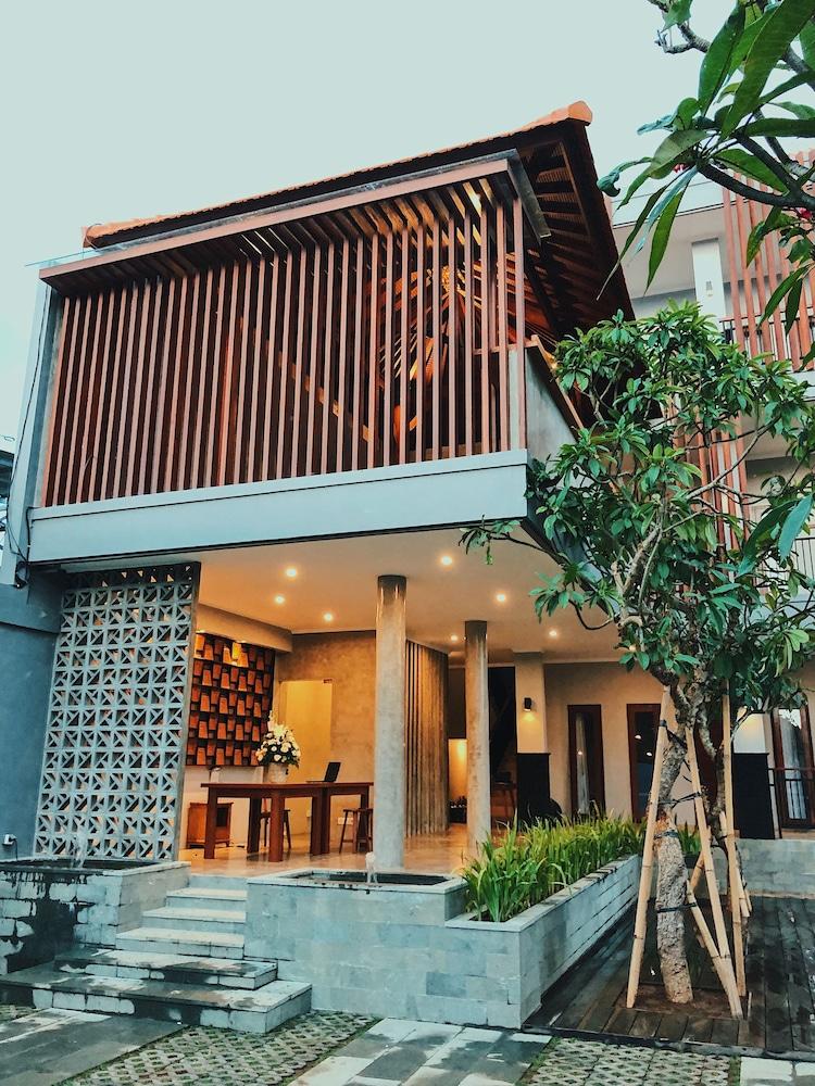Perissos Echo Beach Canggu  Exterior photo